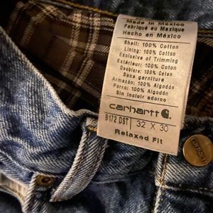 These are a pair of really nice/thick vintage carhartt mom/Dad Jeans